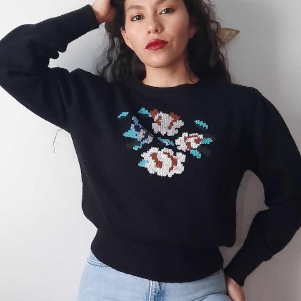 Vintage black flower sweater